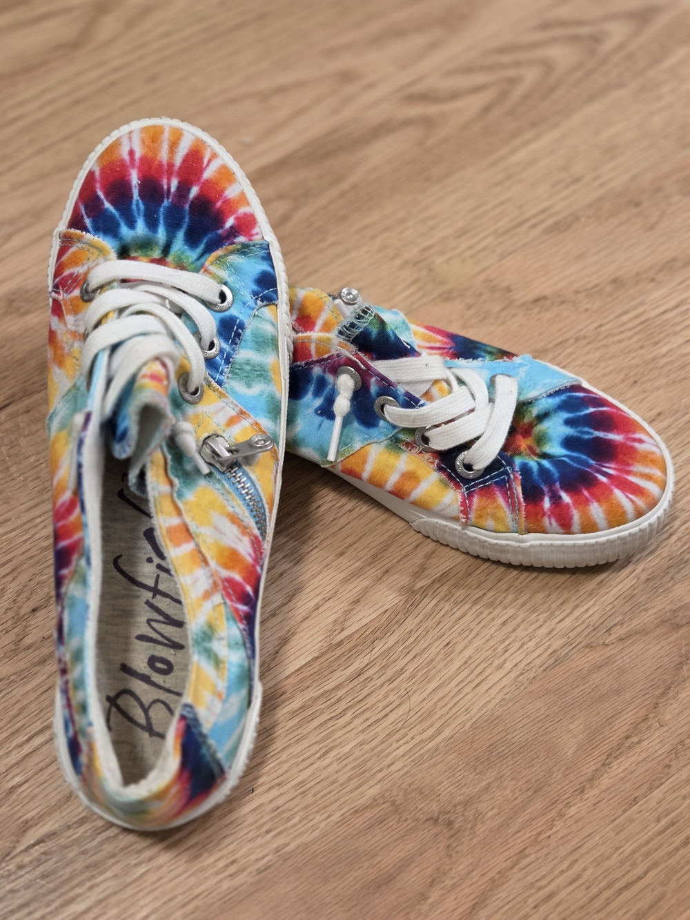 BLOWFISH Tie-Dye Canvas Women’s Sneakers - Fit as Wm 7.5 - 8 Multicolor